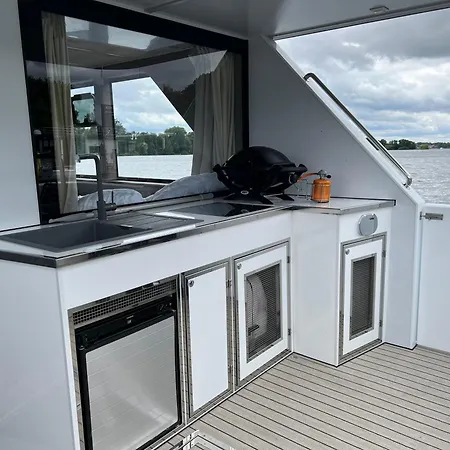 Apartment Luxboot Robel